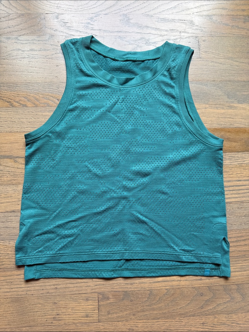 Lululemon Train to Be Mesh Tank Top Size S High-Low Hem